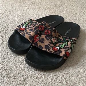Steve Madden Slides